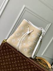 Louis Vuitton LV Neonoe Bucket Bag M23080 01 Size 26 x 26 x 17.5 cm - 6