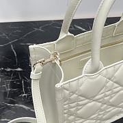 Dior Saddle Shoulder Pouch White Size 26 cm - 5