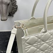 Dior Saddle Shoulder Pouch White Size 36 cm - 5