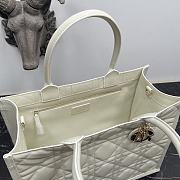 Dior Saddle Shoulder Pouch White Size 36 cm - 3
