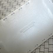Bottega Veneta Cabat Bucket Bag White Size 35.5 x 21 x 13 cm - 4