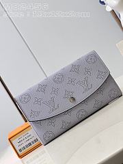 Louis Vuitton LV Iris Wallet Mahina Leather M82456 Size 19 x 12 x 2 cm - 1