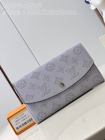Louis Vuitton LV Iris Wallet Mahina Leather M82456 Size 19 x 12 x 2 cm