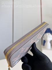 Louis Vuitton LV Zippy Wallet Mahina Leather M82647 Size 19 x 10 x 2.5 cm - 4