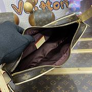 Louis Vuitton LV Croissant MM Monogram Canvas M46828 Size 21 x 7 x 5 cm - 6