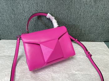 Valentino Garavani One Stud Leather Bag Rose Pink Size 20 x 13 x 8.5 cm