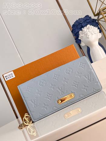 Louis Vuitton LV Wallet On Chain Lily M83233 Size 20.5 x 10 x 3.5 cm