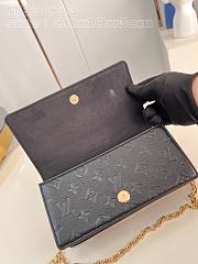 Louis Vuitton LV Wallet On Chain Lily M83233 Black Size 20.5 x 10 x 3.5 cm - 4