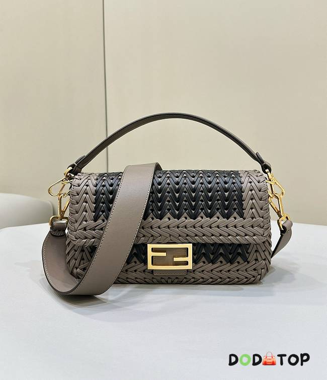Fendi Baguette Bag In Sand And Black Size 27 x 6.5 x 15 cm - 1