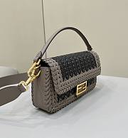 Fendi Baguette Bag In Sand And Black Size 27 x 6.5 x 15 cm - 4