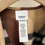 Burberry Contrast Check Wool Cashmere Cape Size 140 x 140 cm - 5