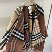 Burberry Contrast Check Wool Cashmere Cape Size 140 x 140 cm - 4