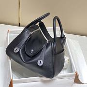 Hermes Lindy 26 in Clemence Leather Black Size 26 x 18 x 14 cm - 5