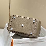 Hermes Lindy 26 in Clemence Leather Gray Silver Hardware Size 26 x 18 x 14 cm - 6