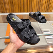 Louis Vuitton Men Slippers Black - 5