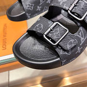 Louis Vuitton Men Slippers Black - 4