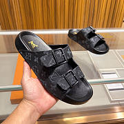 Louis Vuitton Men Slippers Black - 3