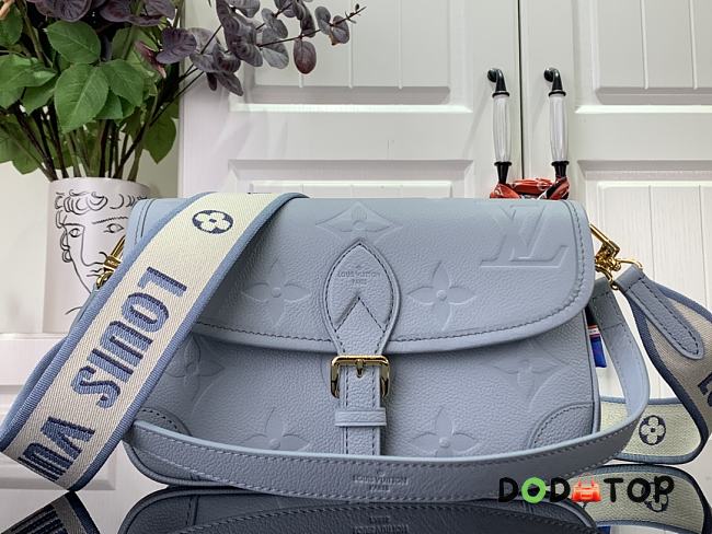 Louis Vuitton M46846 Light Blue Diane Bag Size 24 x 15 x 9 cm - 1