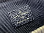 Louis Vuitton Slim Briefcase NV Taiga Leather M30978 Blue Size 40 x 29 x 4 cm - 2