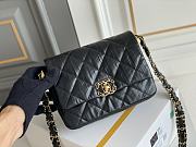 Chanel 19 Leather Handbag Black Size 20 x 5 x 15 cm - 4