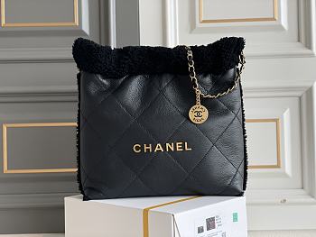 Chanel Hobo Bag in Fur Black Size 35 x 37 x 7 cm