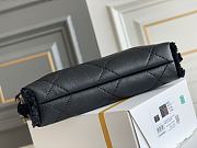 Chanel Hobo Bag in Fur Black Size 35 x 37 x 7 cm - 5