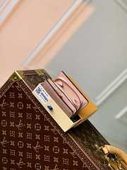 Louis Vuitton Cléa Wallet Mahina Pink M82758 Size 11 x 8.5 x 3.5 cm - 5