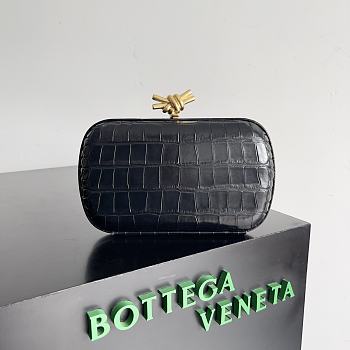 Bottega Veneta Clucth Bag Black Size 20.5 x 6 x 12.5 cm