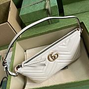 Gucci GG Marmont Shoulder Bag Gold White Size 23 x 12 x 10 cm - 2