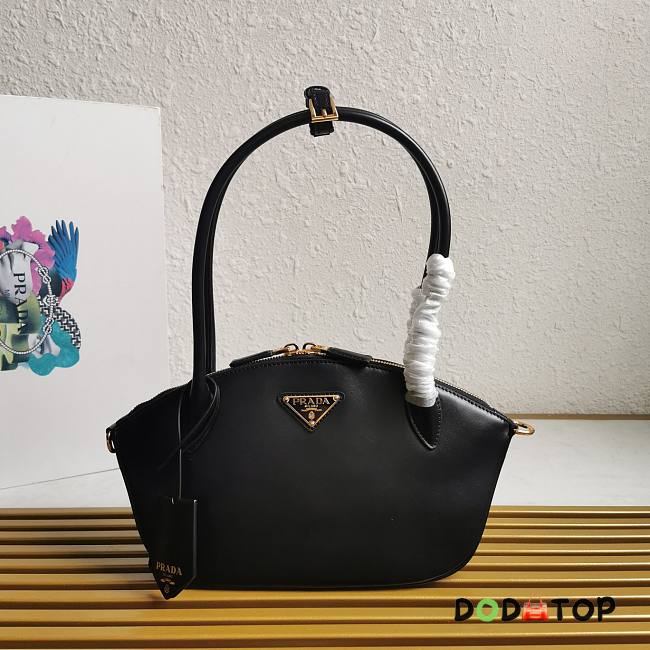 Prada Small Leather Handbag in Black Size 31 x 16 x 11 cm - 1