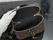 Louis Vuitton Vanity Chain Pouch M47125 Size 19 x 11.5 x 6.5 cm - 6