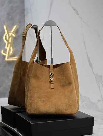 YSL Le 5 À 7 Supple Large In Suede Tan Size 30 x 31 x 13 cm