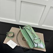 Gucci Horsebit Chain Medium Shoulder Bag Green Pearl Size 38 x 15 x 16 cm - 4