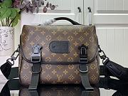 Louis Vuitton LV Trail Messenger Bag M46972 Size 31 x 22 x 11 cm - 1