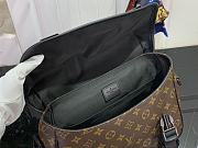Louis Vuitton LV Trail Messenger Bag M46972 Size 31 x 22 x 11 cm - 4
