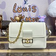 Louis Vuitton Dauphine Soft MM White M25050 Size 24 x 17 x 9 cm - 1