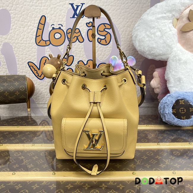 Louis Vuitton Lockme Bucket Bag M57689 Yellow Size 23 x 23 x 16 cm - 1
