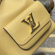 Louis Vuitton Lockme Bucket Bag M57689 Yellow Size 23 x 23 x 16 cm - 2