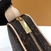 Louis Vuitton Pochette Croissant Handbag M51510 Size 26 x 13 cm - 6