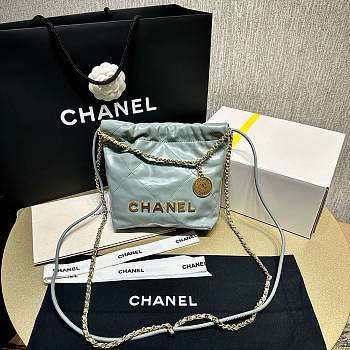 Chanel Mini 22 Bag Green Size 19 x 20 x 6 cm