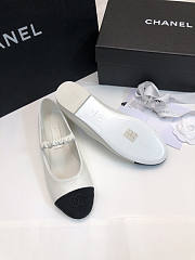 Chanel White Flats (No Sock) - 5