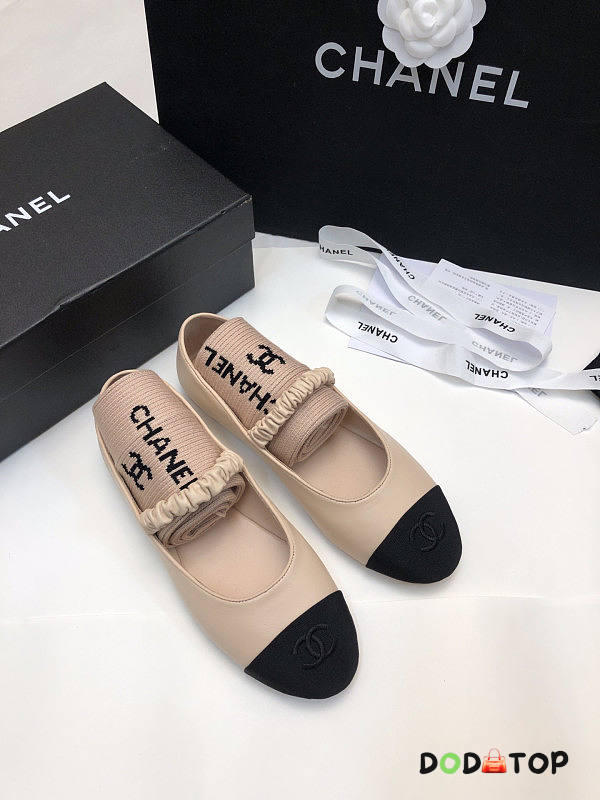 Chanel Beige Flats (No Sock) - 1