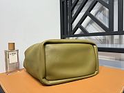Loewe Medium Squeeze Bag Green Size 34 x 33 x 13.5 cm - 4