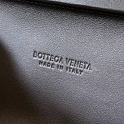 Bottega Veneta Knot With Chain Bag Brown Size 19 x 11.5 x 5 cm - 3