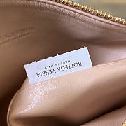 Bottega Veneta Intreccio Leather Toiletry Bag Pink Size 22 x 13 x 9.5 cm - 3