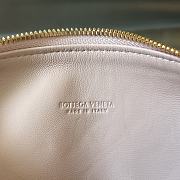 Bottega Veneta Intreccio Leather Toiletry Bag Pink Size 22 x 13 x 9.5 cm - 2