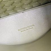 Bottega Veneta Small Andiamo Green Chain Bag Size 25 x 22 x 10.5 cm - 2