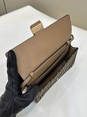 Fendi Baguette Chain Wallet Size 21 x 5 x 11.5 cm - 2