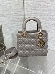 Lady Dior Medium Bag In Gray Leather Size 20 x 8 x 17 cm - 4
