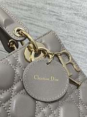 Lady Dior Medium Bag In Gray Leather Size 20 x 8 x 17 cm - 3